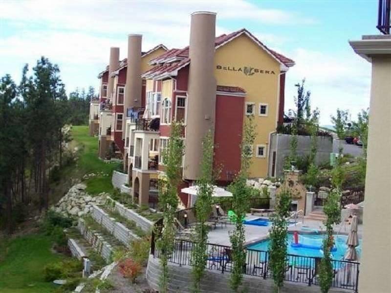 Bellasera Tuscan Villas By Associated Property Management Kelowna Exterior foto